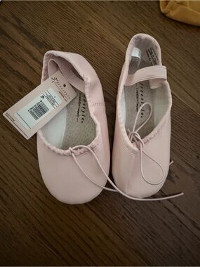 Freestyle Girls Ballet Flats in Light Pink